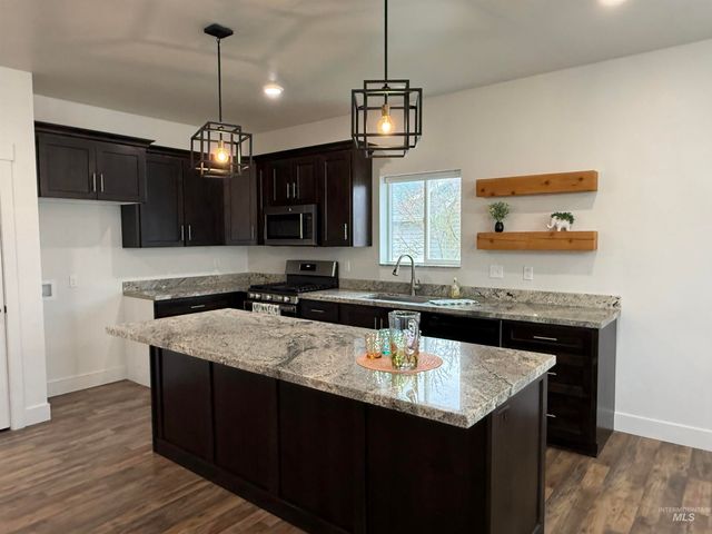 1011 Thunder Mountain St, Kimberly, ID 83341