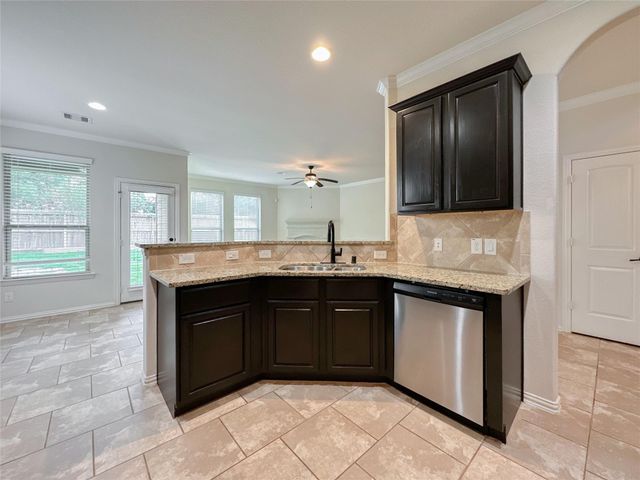 110 S Sawbridge Circle, Spring, TX 77389