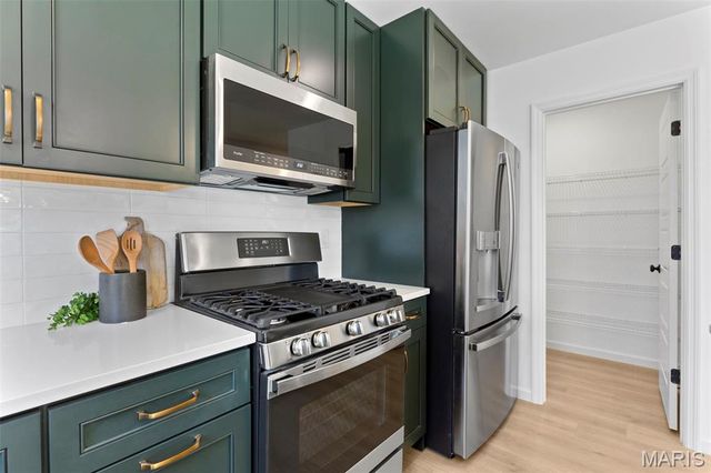 2 Sterling at River Bluffs Manors, Florissant, MO 63031