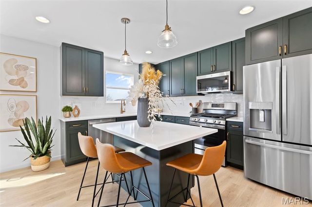 2 Sterling at River Bluffs Manors, Florissant, MO 63031