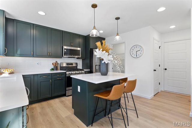 2 Sterling at River Bluffs Manors, Florissant, MO 63031