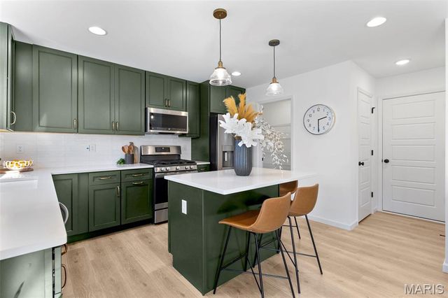 2 Sterling at River Bluffs Manors, Florissant, MO 63031