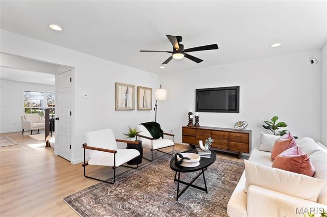 2 Sterling at River Bluffs Manors, Florissant, MO 63031