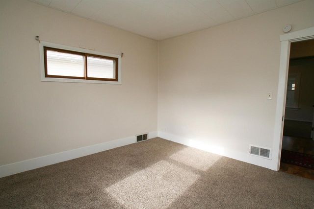 906 Benton Avenue, Janesville, WI 53545