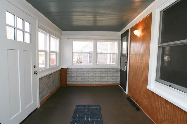 906 Benton Avenue, Janesville, WI 53545