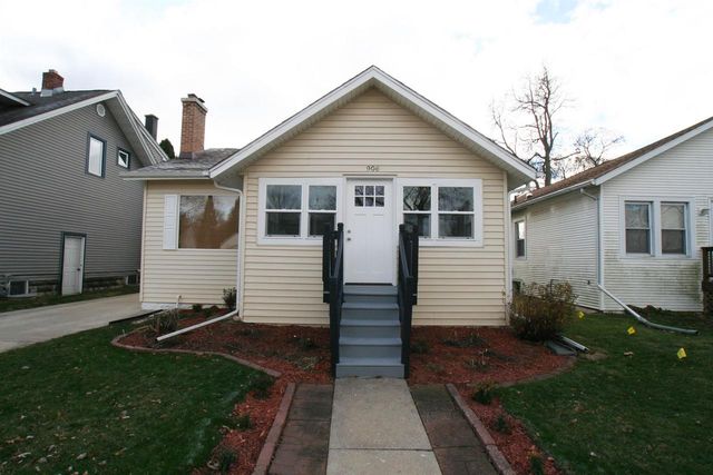 906 Benton Avenue, Janesville, WI 53545
