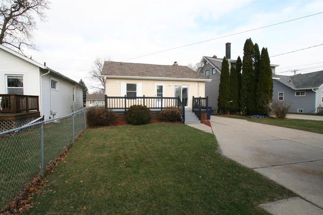 906 Benton Avenue, Janesville, WI 53545