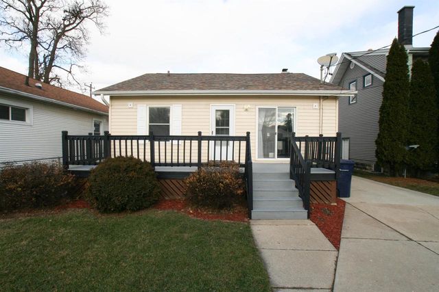 906 Benton Avenue, Janesville, WI 53545