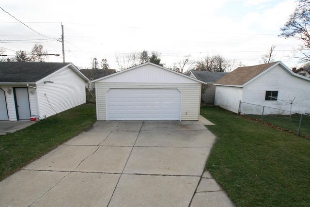 906 Benton Avenue, Janesville, WI 53545