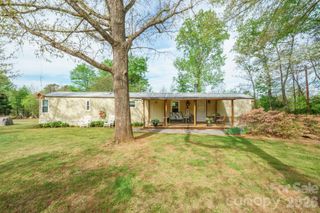 4021 26th Street Court NE, Hickory, NC 28601
