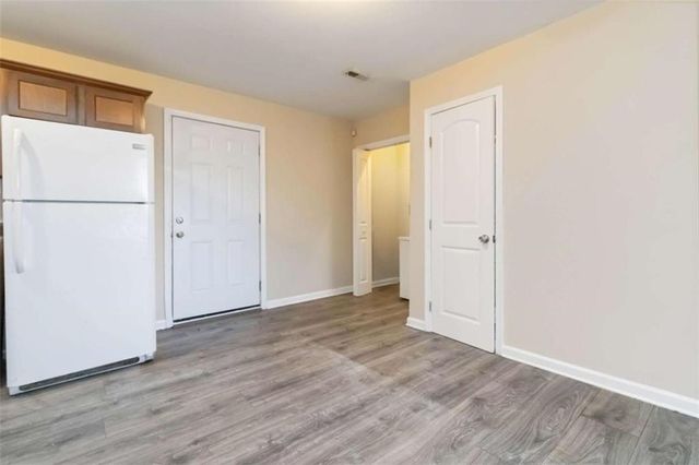 2361 Swallow SE Circle, Atlanta, GA 30315