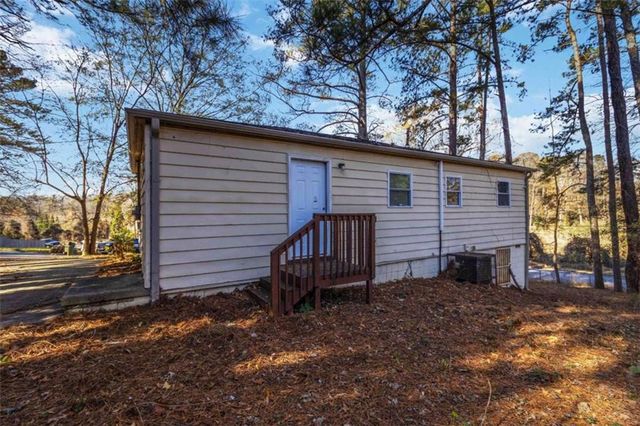 2361 Swallow SE Circle, Atlanta, GA 30315