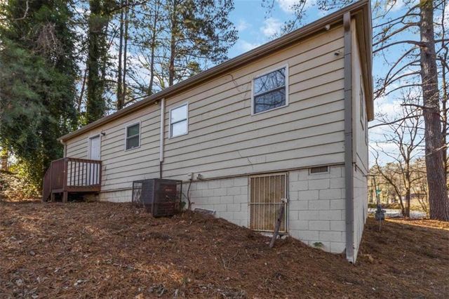 2361 Swallow SE Circle, Atlanta, GA 30315