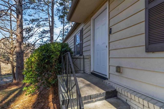 2361 Swallow SE Circle, Atlanta, GA 30315