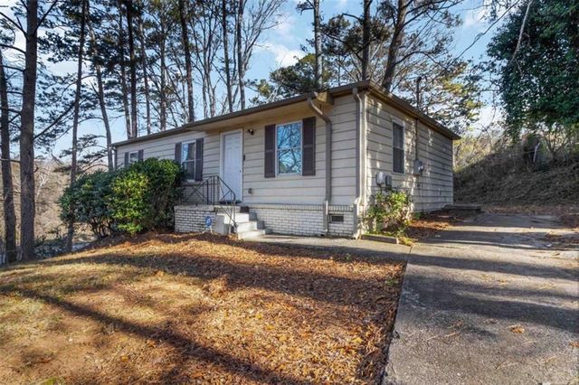 2361 Swallow SE Circle, Atlanta, GA 30315