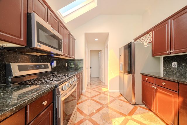 1411 Clear Valley Drive, Houston, TX 77014