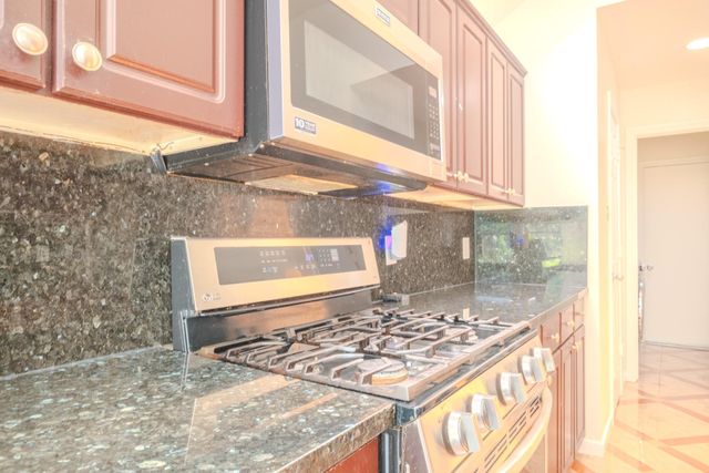 1411 Clear Valley Drive, Houston, TX 77014