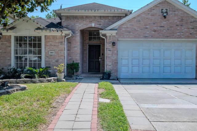 1411 Clear Valley Drive, Houston, TX 77014