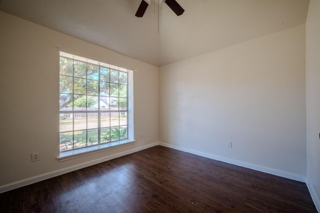 1411 Clear Valley Drive, Houston, TX 77014