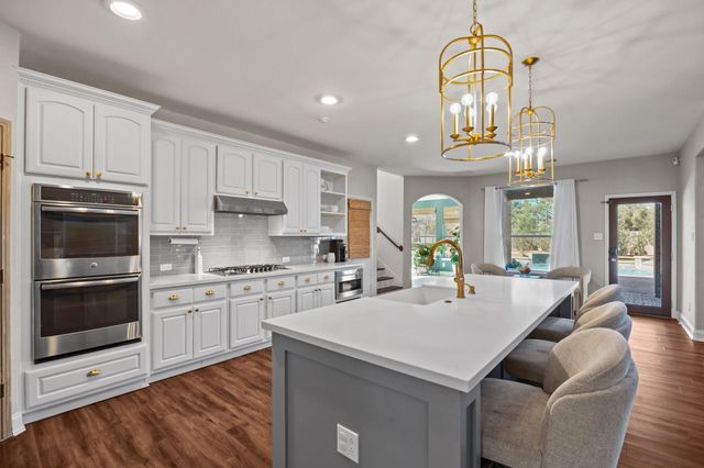 2414 Lakeway Drive, Friendswood, TX 77546