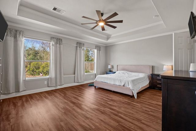 2414 Lakeway Drive, Friendswood, TX 77546