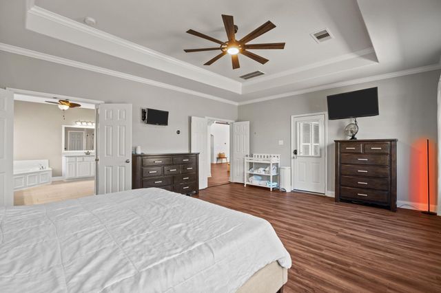 2414 Lakeway Drive, Friendswood, TX 77546