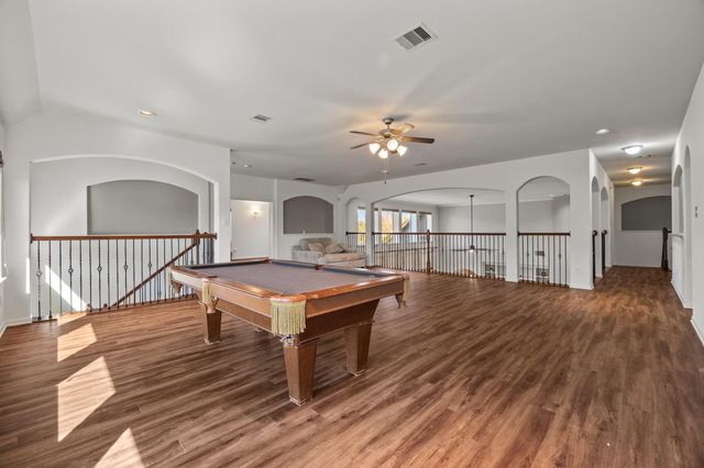 2414 Lakeway Drive, Friendswood, TX 77546