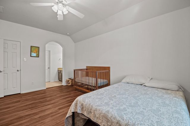 2414 Lakeway Drive, Friendswood, TX 77546