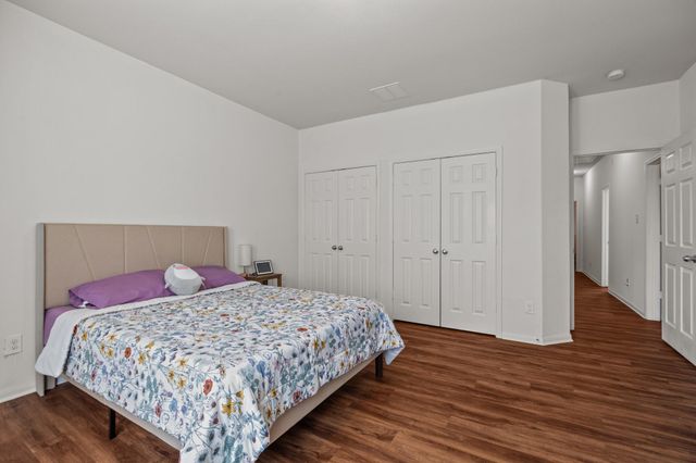 2414 Lakeway Drive, Friendswood, TX 77546