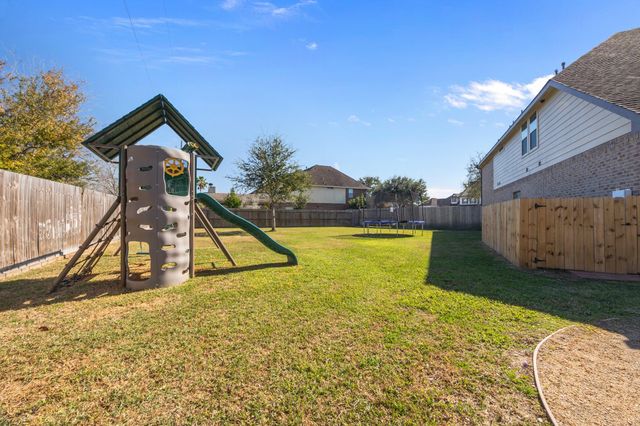 2414 Lakeway Drive, Friendswood, TX 77546