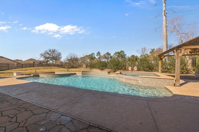 2414 Lakeway Drive, Friendswood, TX 77546