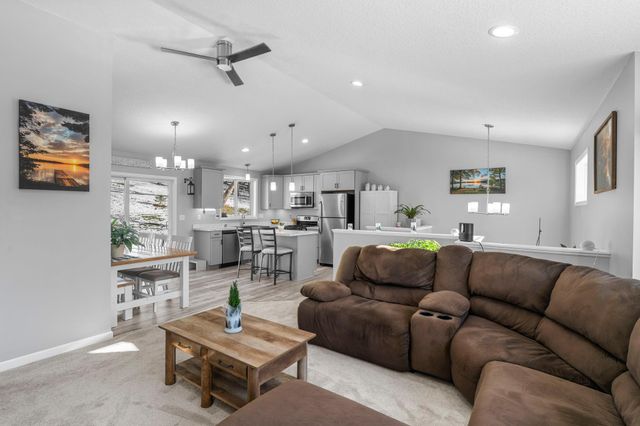 1572 Burg Avenue, Saint Paul, MN 55119