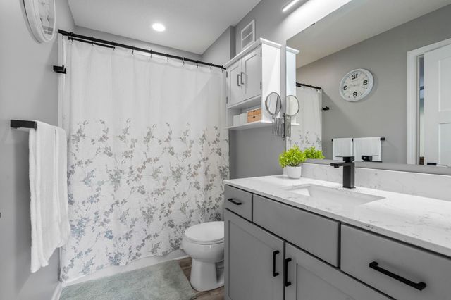 1572 Burg Avenue, Saint Paul, MN 55119