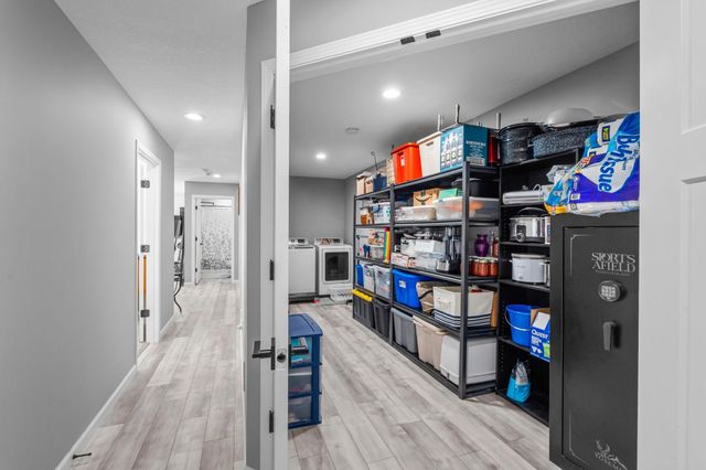 1572 Burg Avenue, Saint Paul, MN 55119