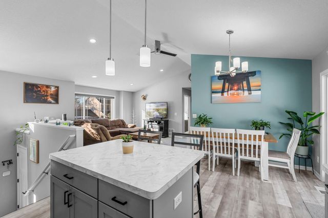 1572 Burg Avenue, Saint Paul, MN 55119