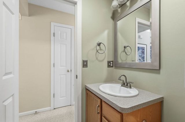 196 Raymond Rd, Plymouth, MA 02360