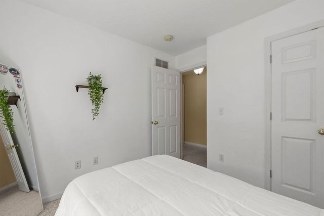 196 Raymond Rd, Plymouth, MA 02360