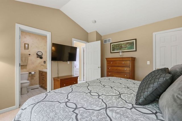 196 Raymond Rd, Plymouth, MA 02360