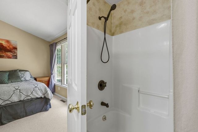 196 Raymond Rd, Plymouth, MA 02360