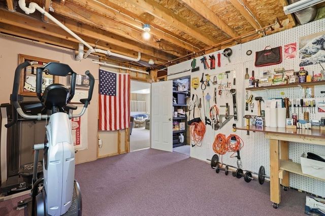 196 Raymond Rd, Plymouth, MA 02360