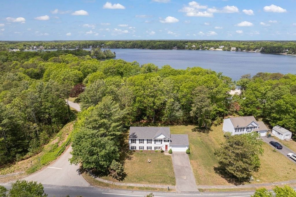 196 Raymond Rd, Plymouth, MA 02360