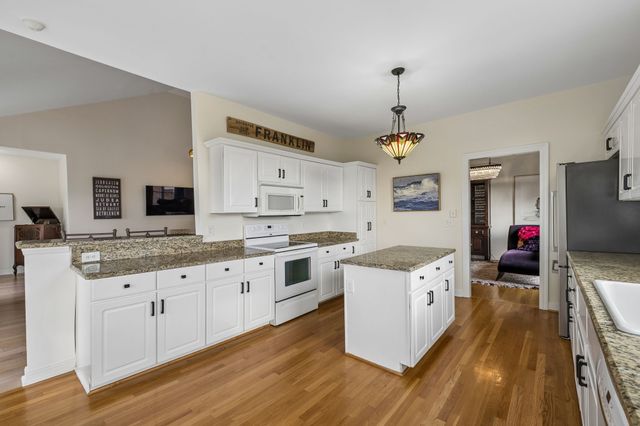 1024 N Clubhouse Ct, Franklin, TN 37067