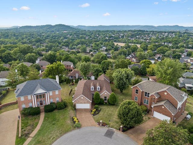 1024 N Clubhouse Ct, Franklin, TN 37067