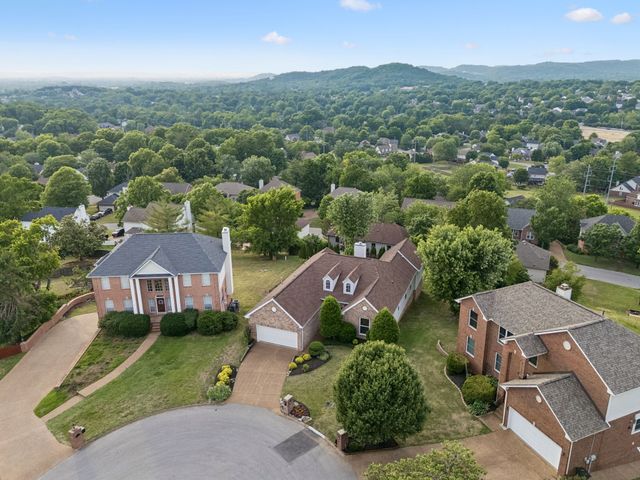 1024 N Clubhouse Ct, Franklin, TN 37067