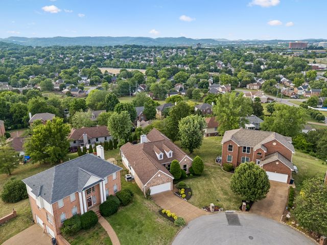 1024 N Clubhouse Ct, Franklin, TN 37067
