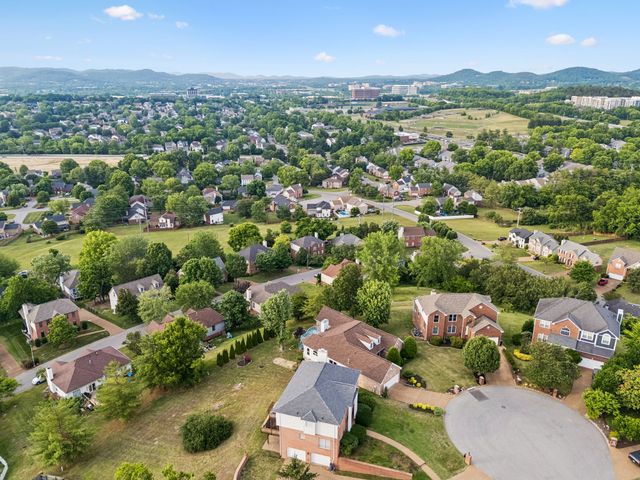 1024 N Clubhouse Ct, Franklin, TN 37067