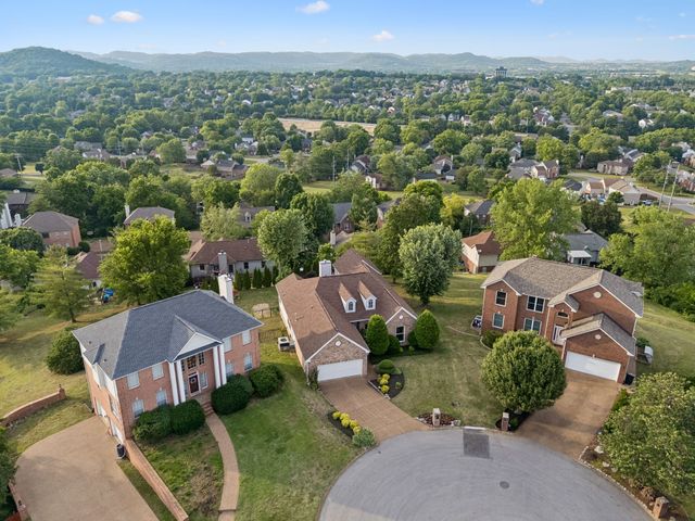 1024 N Clubhouse Ct, Franklin, TN 37067