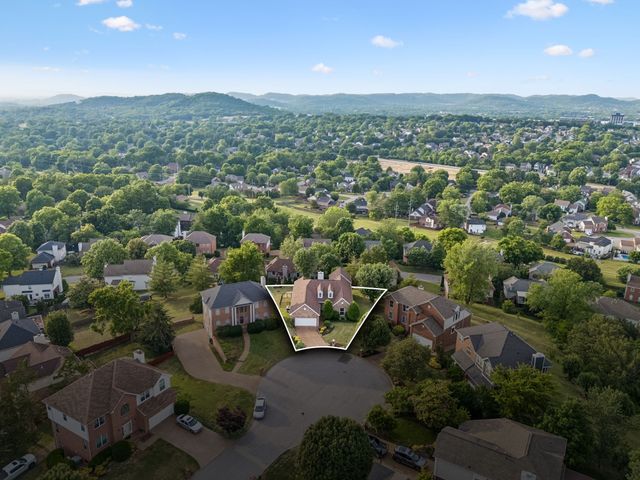 1024 N Clubhouse Ct, Franklin, TN 37067