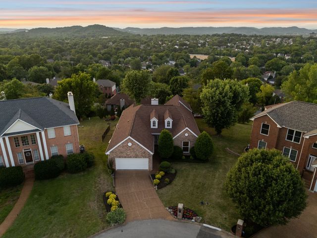 1024 N Clubhouse Ct, Franklin, TN 37067