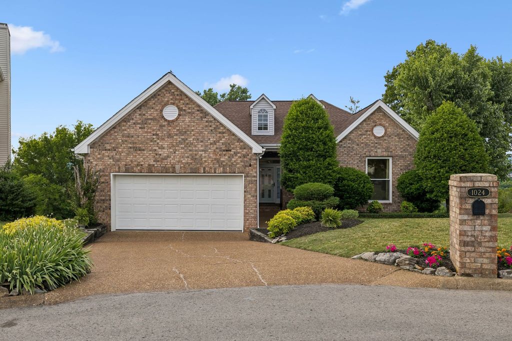 1024 N Clubhouse Ct, Franklin, TN 37067